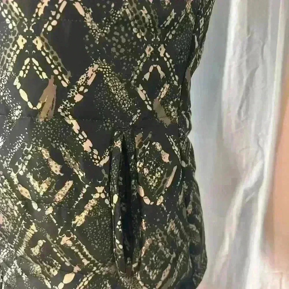 Ascend Women’s Size Small Puffer Winter Vest. Pockets. Full Zip - Picture 3 of 7